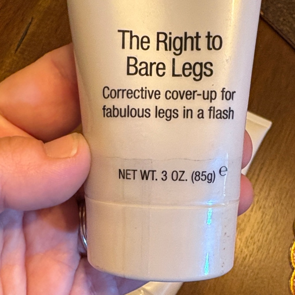 Joan Rivers Beauty Moisturizer and Tan cover up - Picture 4 of 4